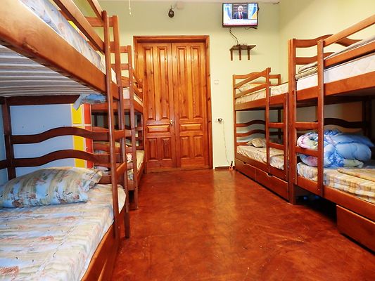 Двухъярусные кровати для хостелов и гостинниц